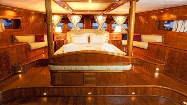 Yate de vela Silver Moon