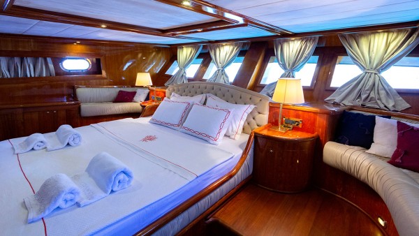 Yate de vela Silver Moon