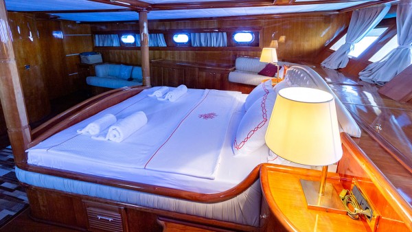 Yate de vela Silver Moon