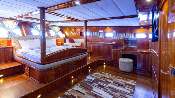 Yate de vela Silver Moon