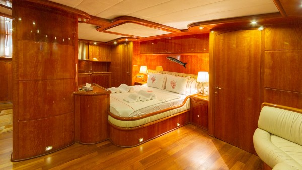 Yate de vela Silver Moon