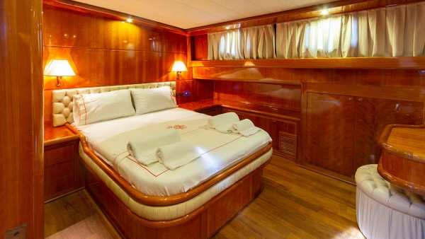 Yate de vela Silver Moon
