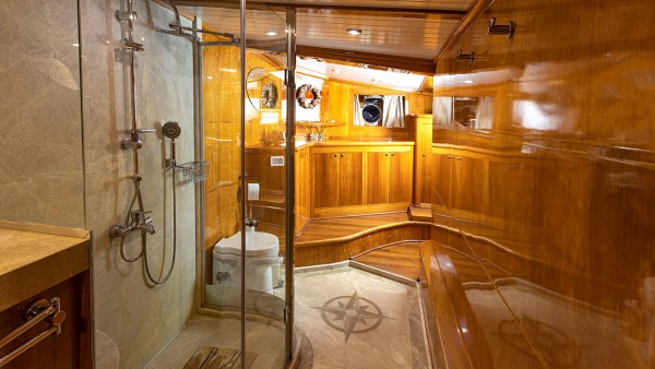 Yate de vela Silver Moon