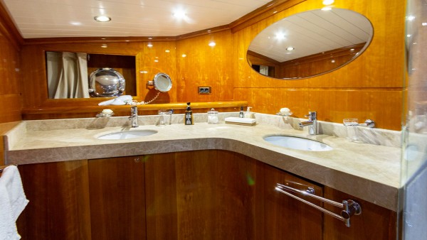 Yate de vela Silver Moon