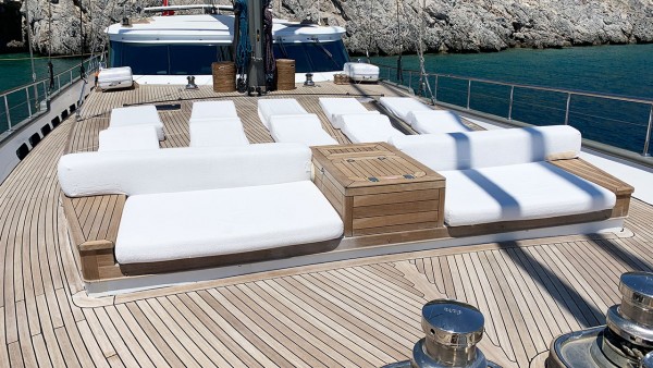Yate de vela Tigra