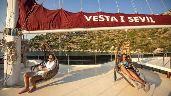Goleta Vesta 1 Sevil