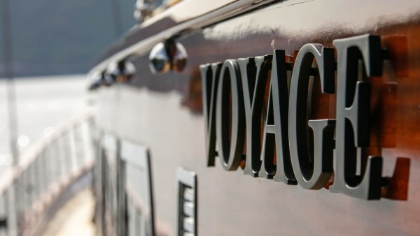 Yate de vela Voyage
