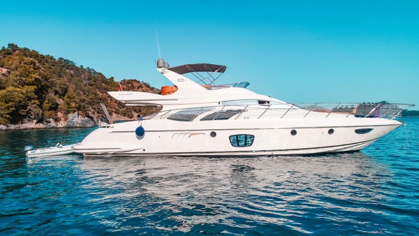 Azimut 62 Fly VIP Yate a motor