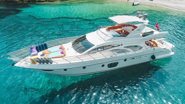 Yate a motor Azimut 62 Fly VIP