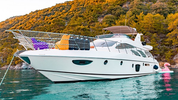 Yate a motor Azimut 62 Fly VIP