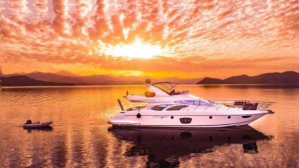 Yate a motor Azimut 62 Fly VIP