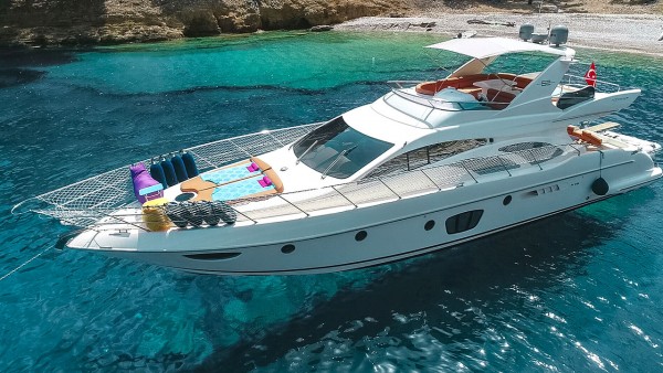 Yate a motor Azimut 62 Fly VIP