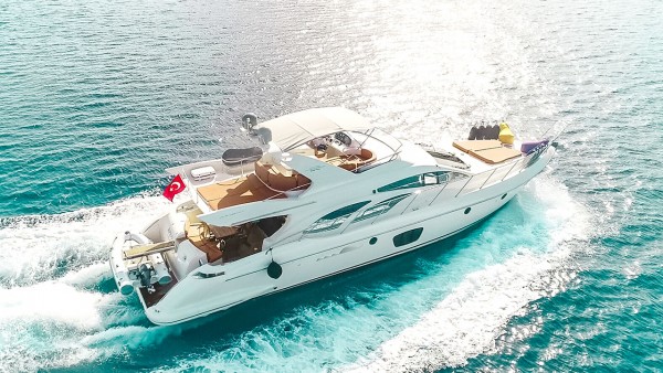 Yate a motor Azimut 62 Fly VIP