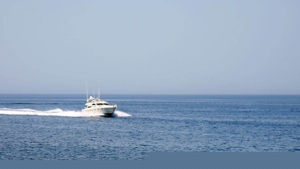 Yate a motor Eviva
