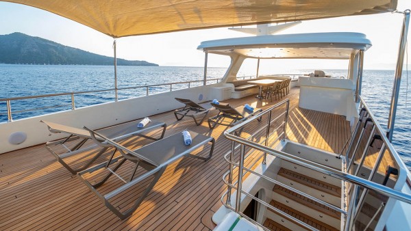 Yate a motor Lycian Dream