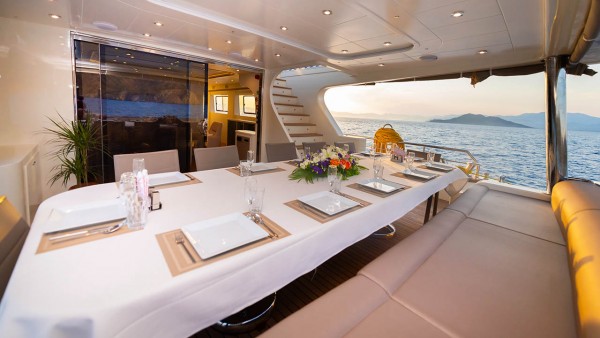 Yate a motor Lycian Dream