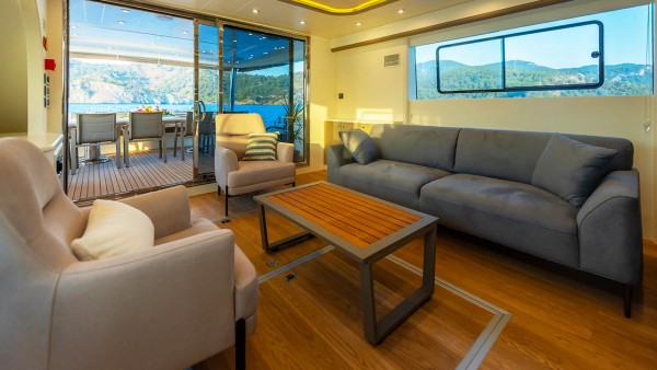 Yate a motor Lycian Dream
