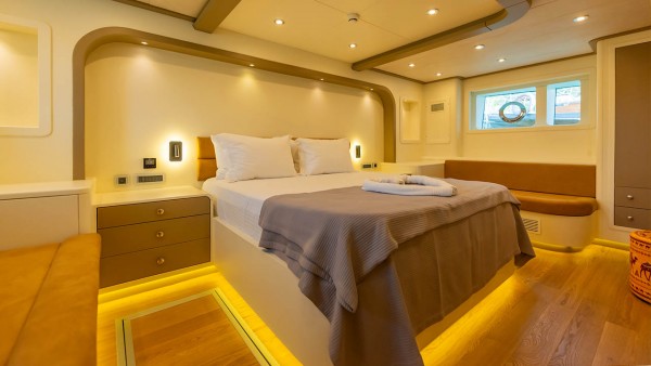 Yate a motor Lycian Dream