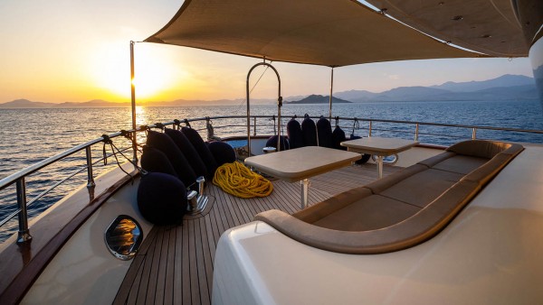 Yate a motor Lycian Dream