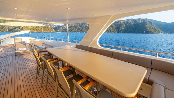 Yate a motor Lycian Dream