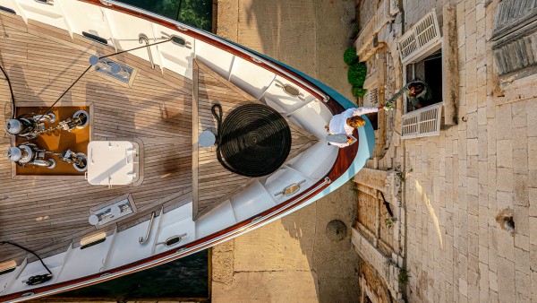 Yate a motor M/Y Freedom